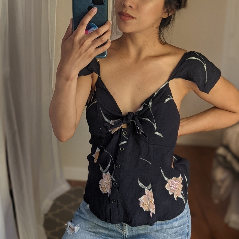 Astr Flutter Sleeve Top